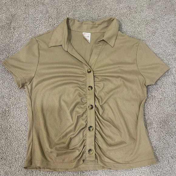 No Boundaries Cropped Button Up Top - Picture 1 of 6